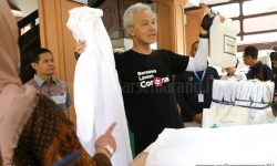 RSUD Moewardi Memproduksi 250 Baju Hazmat dalam Sehari