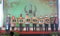 Bappeda Provinsi Jawa Tengah Raih Penghargaan di Ajang KIP Award