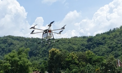 KLATEN JADI LUMBUNG BERAS NASIONAL, PEMPROV JATENG MELALUI BAPPEDA BERIKAN DUKUNGAN PENGEMBANGAN TEKNOLOGI DRONE PERTANIAN UNTUK PENEBARAN PUPUK GRANULA DAN BENIH