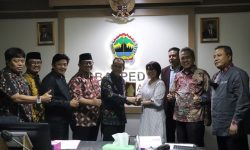 STUDI BANDING BAMUS DPRD PROVINSI JATIM KE BAPPEDA JATENG