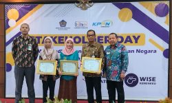 Bappeda Jateng Raih Penghargaan Stakeholder Terbaik