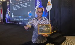 PENERIMAAN KIP AWARD BAPPEDA PROVINSI JAWA TENGAH
